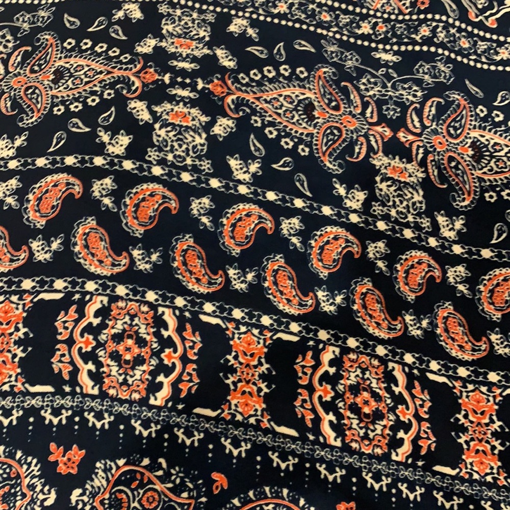Patterned top - Picture 3 of 3